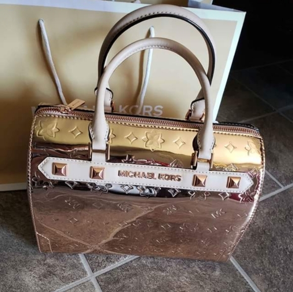 Brand new, new addition Michael Kors purse - Picture 2 of 8